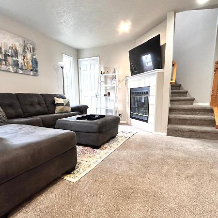 The Getaway Se Boise Condo Across The Street From Greenbelt, Bown Crossing And Boise River 3Bd 3Bath, 4 Beds! Lovely, Homey, Dining Table Seats 6 Экстерьер фото