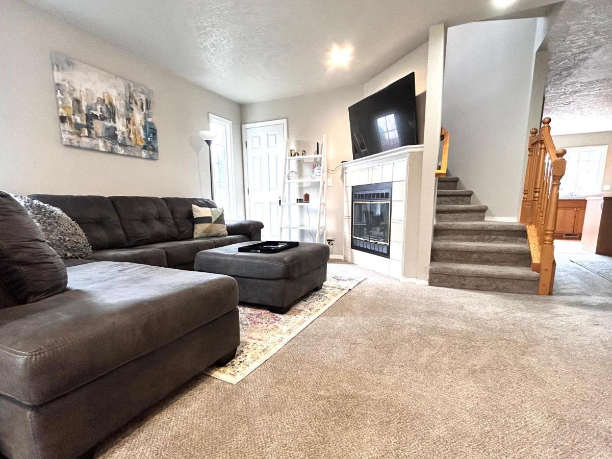 The Getaway Se Boise Condo Across The Street From Greenbelt, Bown Crossing And Boise River 3Bd 3Bath, 4 Beds! Lovely, Homey, Dining Table Seats 6 Экстерьер фото