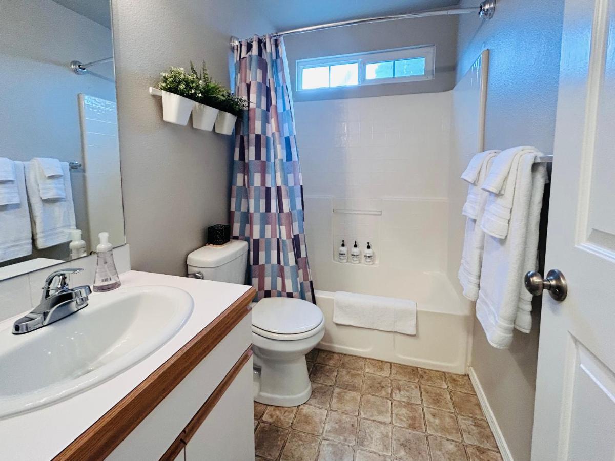 The Getaway Se Boise Condo Across The Street From Greenbelt, Bown Crossing And Boise River 3Bd 3Bath, 4 Beds! Lovely, Homey, Dining Table Seats 6 Экстерьер фото